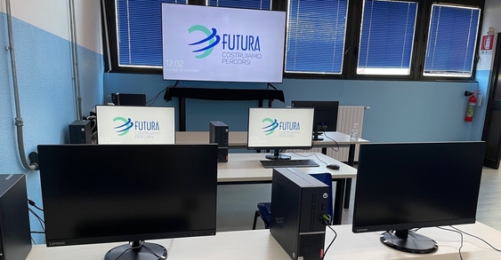 Inaugurazione nuovo laboratorio informatico presso Futura